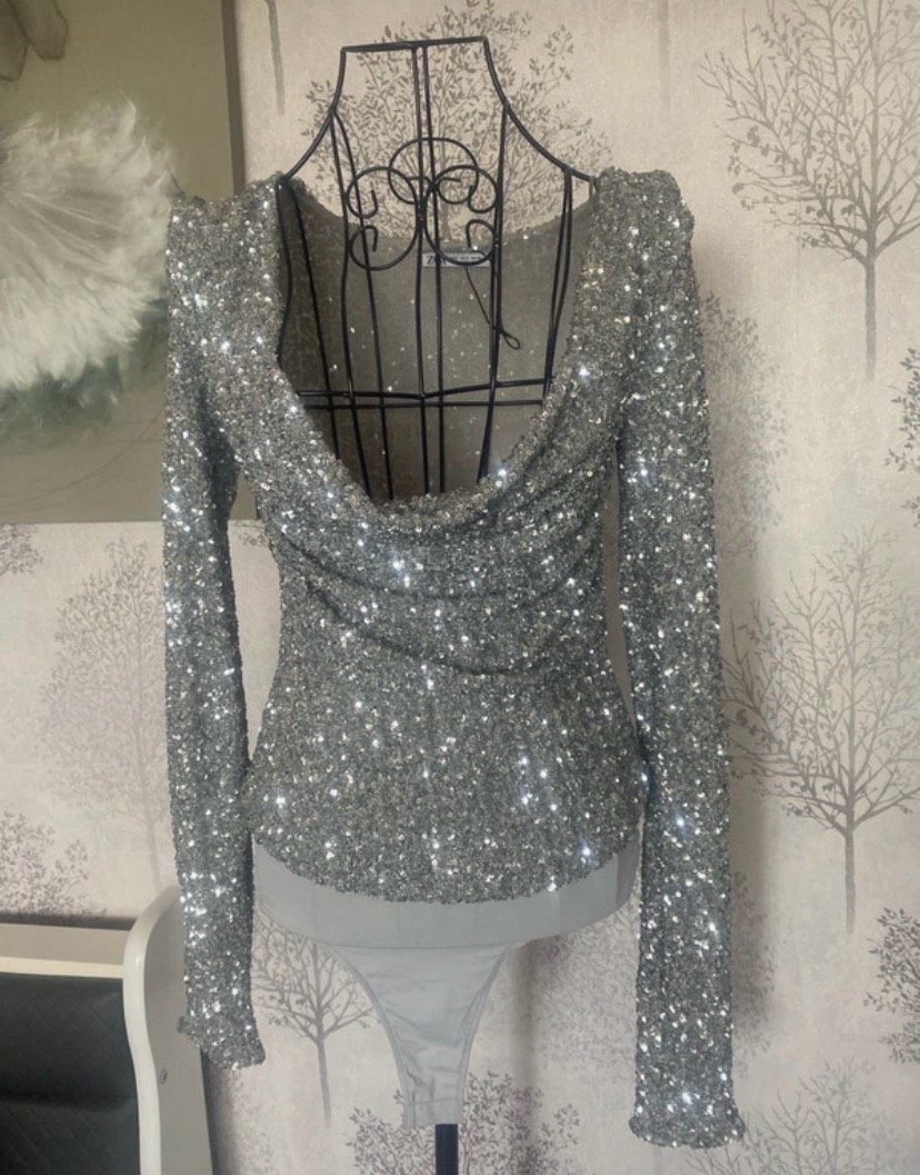 Zara Silver Sequin Cowl-Neck Long Sleeve bodysuit - Size small