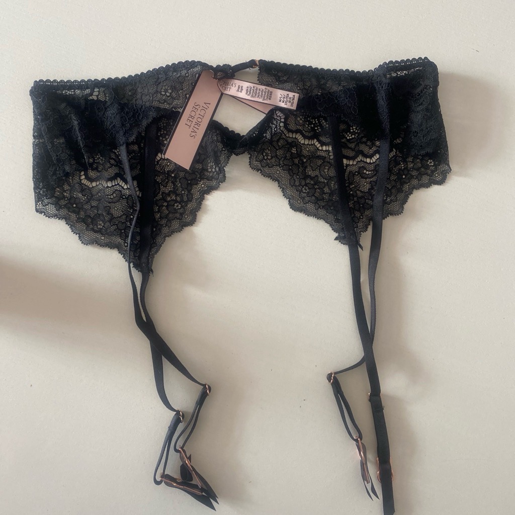 Victoria’s Secret black lace garter belt