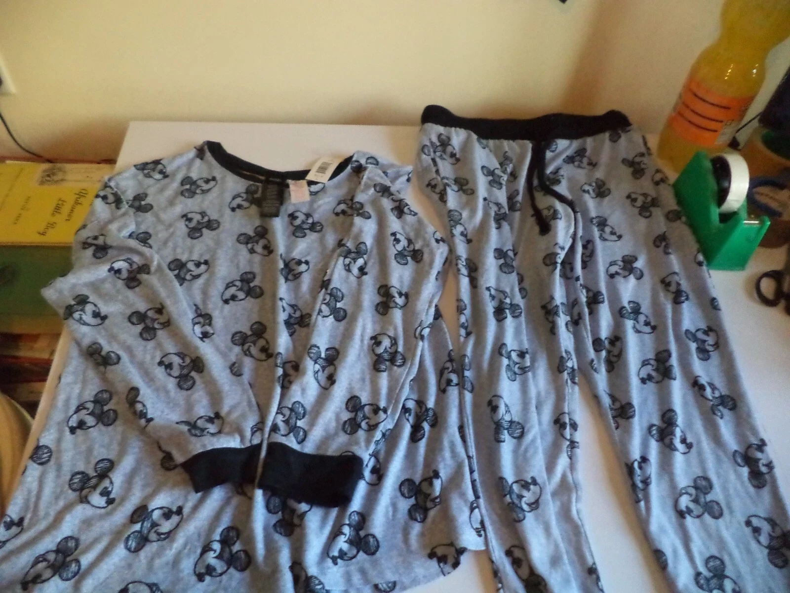 BNWT Disney Mickey Mouse women's 2 piece Pajamas Lounge Set L size 12 14 16