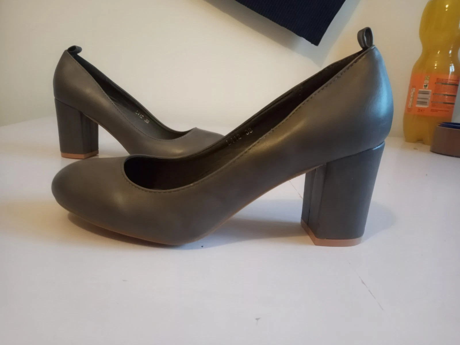 New jeeini grey faux leather women's block heels court shoes size UK 5 slip on