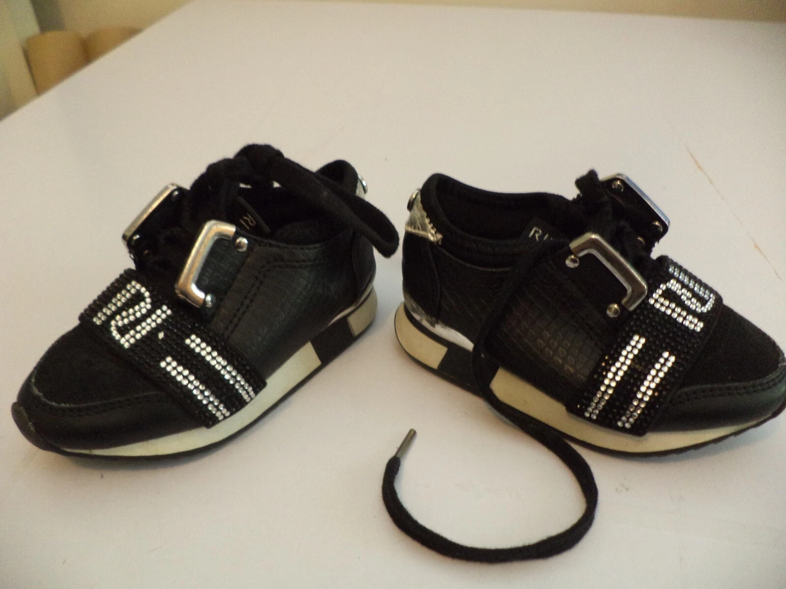 River Island girl's babies baby Size 4 Trainers Shoes 12 - 18 months black silve
