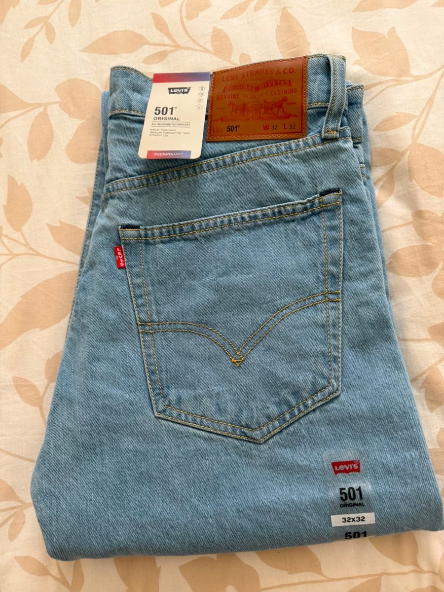 Levis jeans
