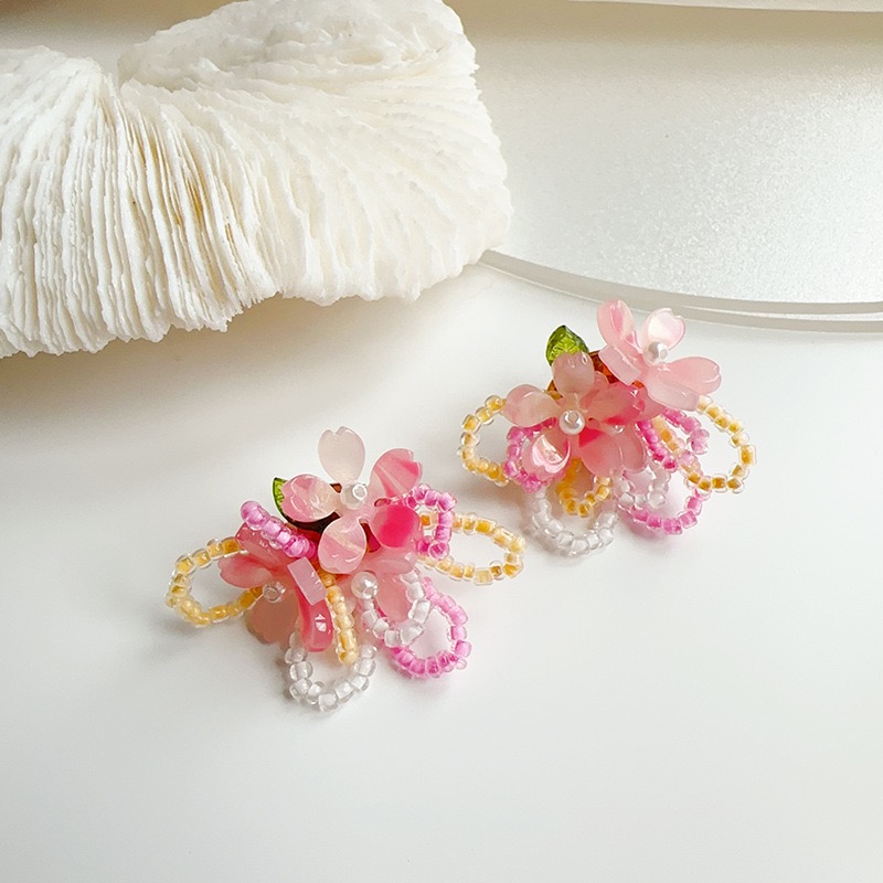 Rose pink beaded flower earrings