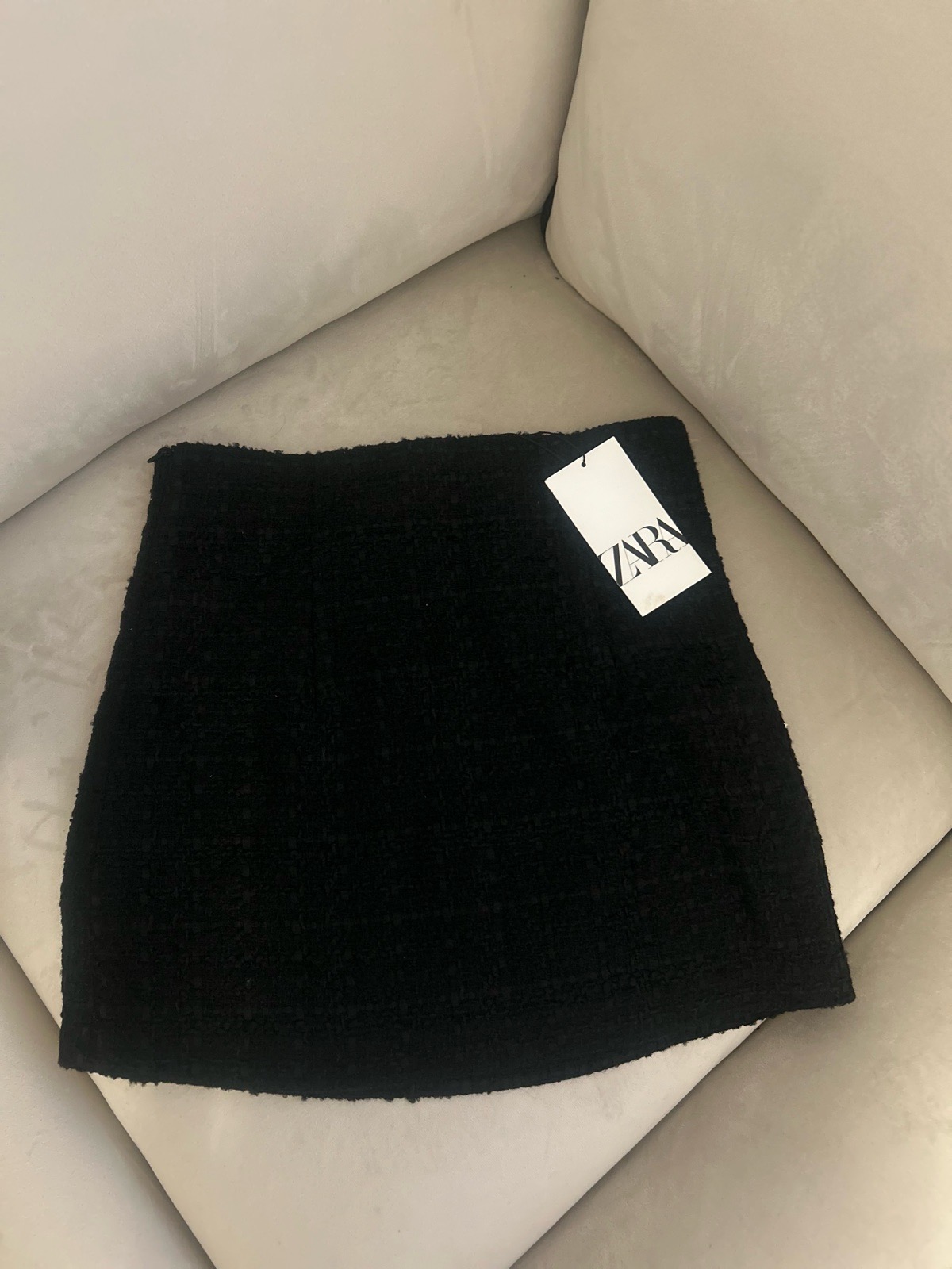 Brand New Zara Black Textured Tweed Mini Skirt – Size S / UK 8-10 – BNWT