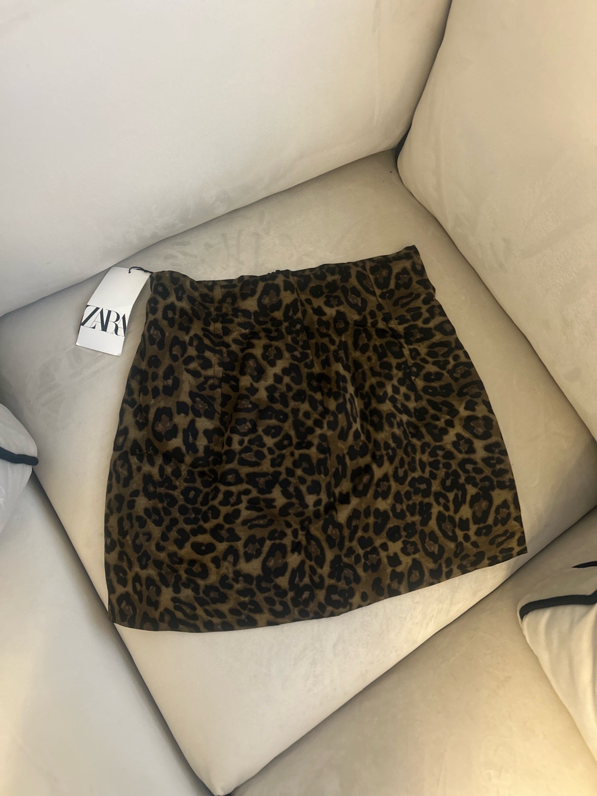 Brand New Zara Leopard Print Satin Mini Skirt – XS / UK 6 – BNWT