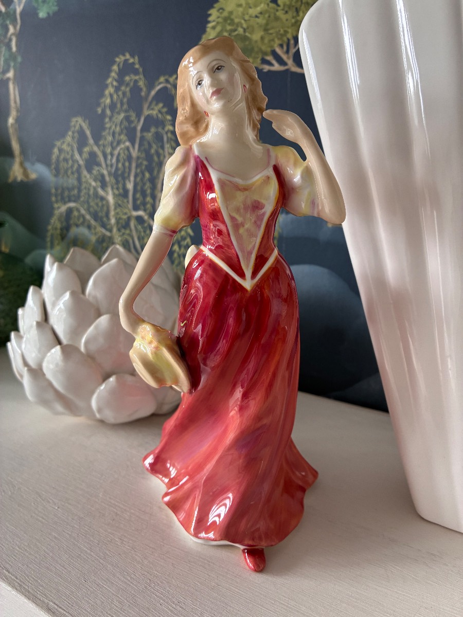 Royal Doulton ‘Strolling’ figurine