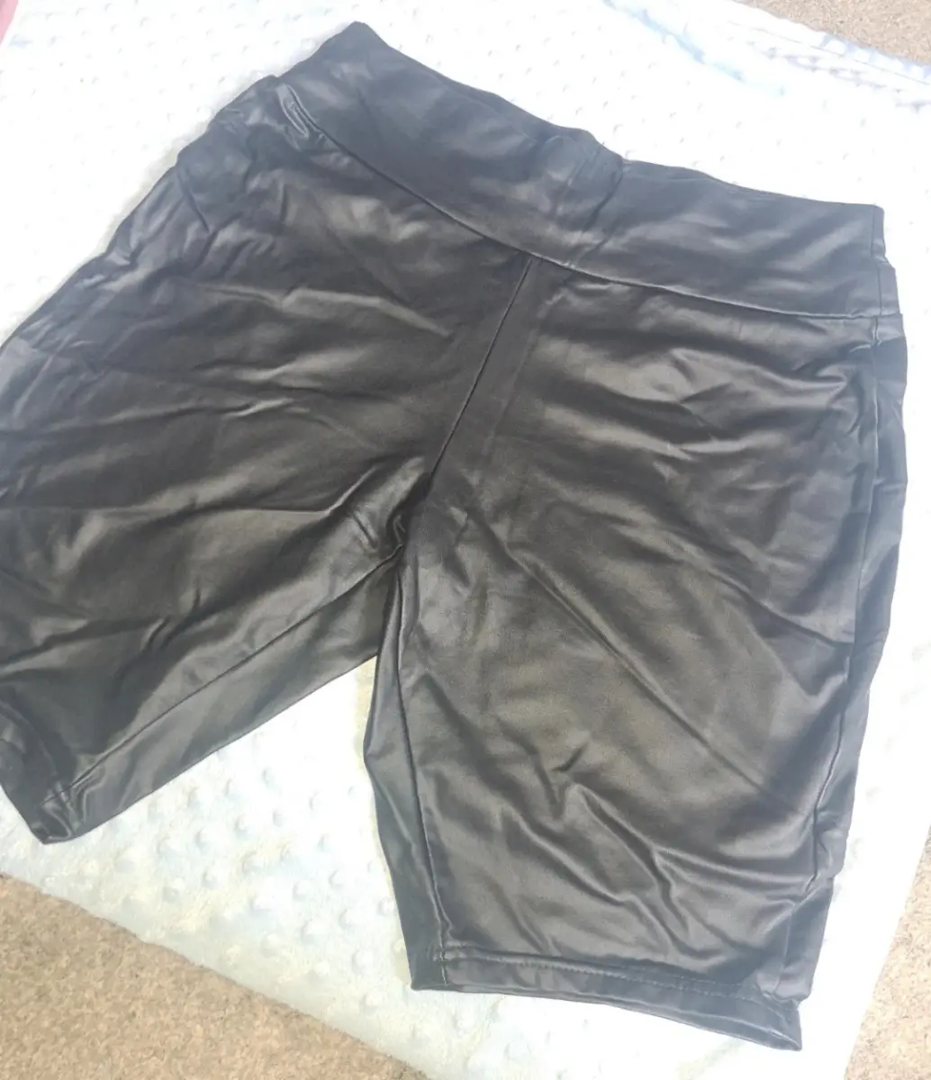 Ladies leather biker shorts shein size 0XL