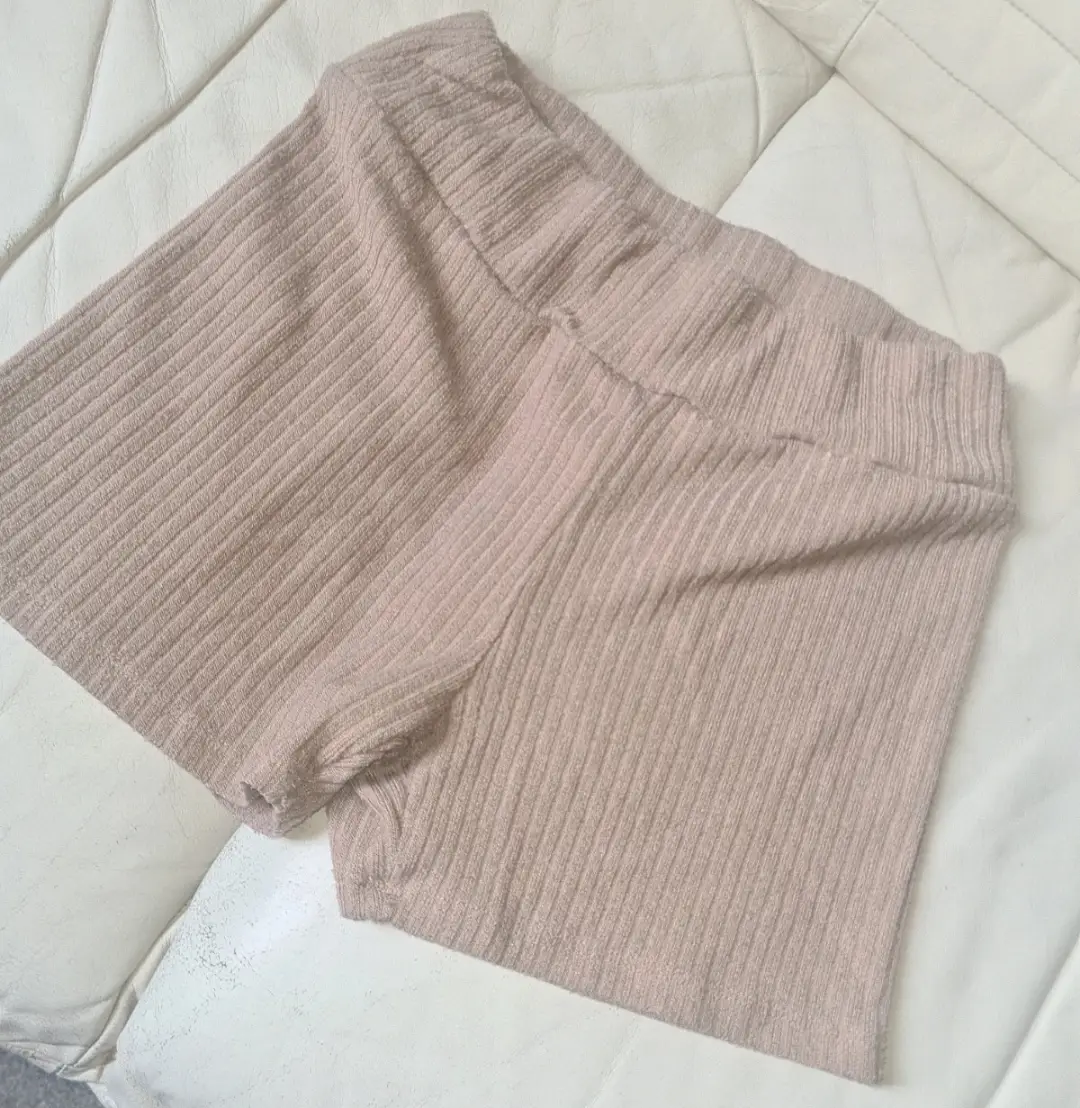 Ladies ribbed shorts shein size L