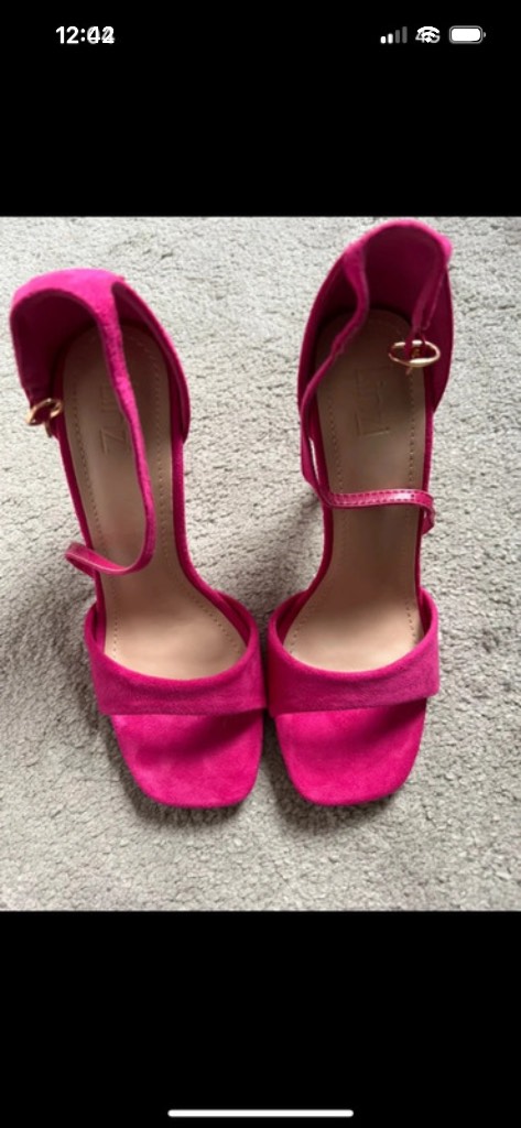 Beautiful hot pink heels