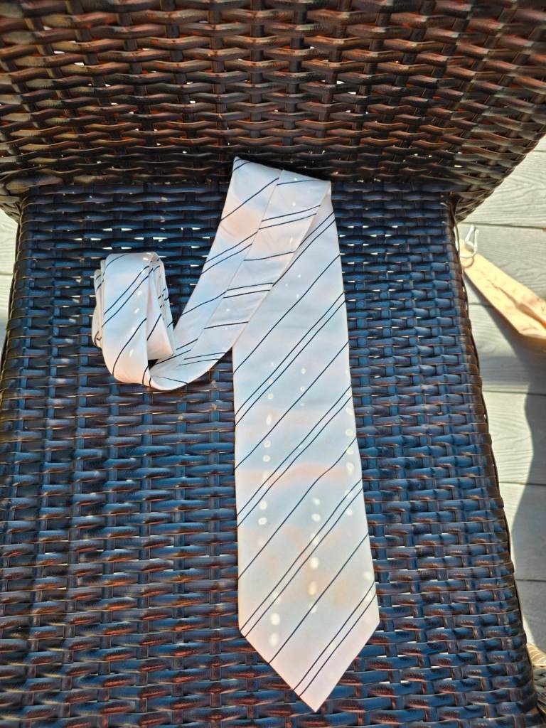 Giorgio Armani Ivory & Navy Diagonal Stripe Silk Tie - classic designer formalwear