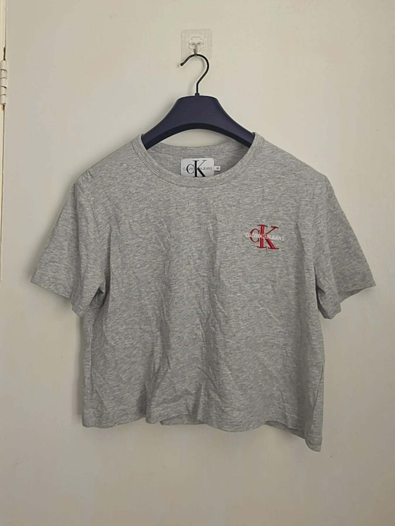 calvin klein jeans grey cropped top