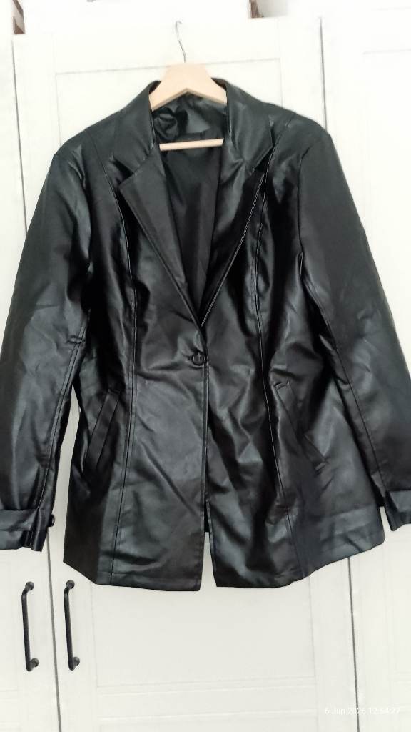 womens faux leather black jacket bnwot size 2XL