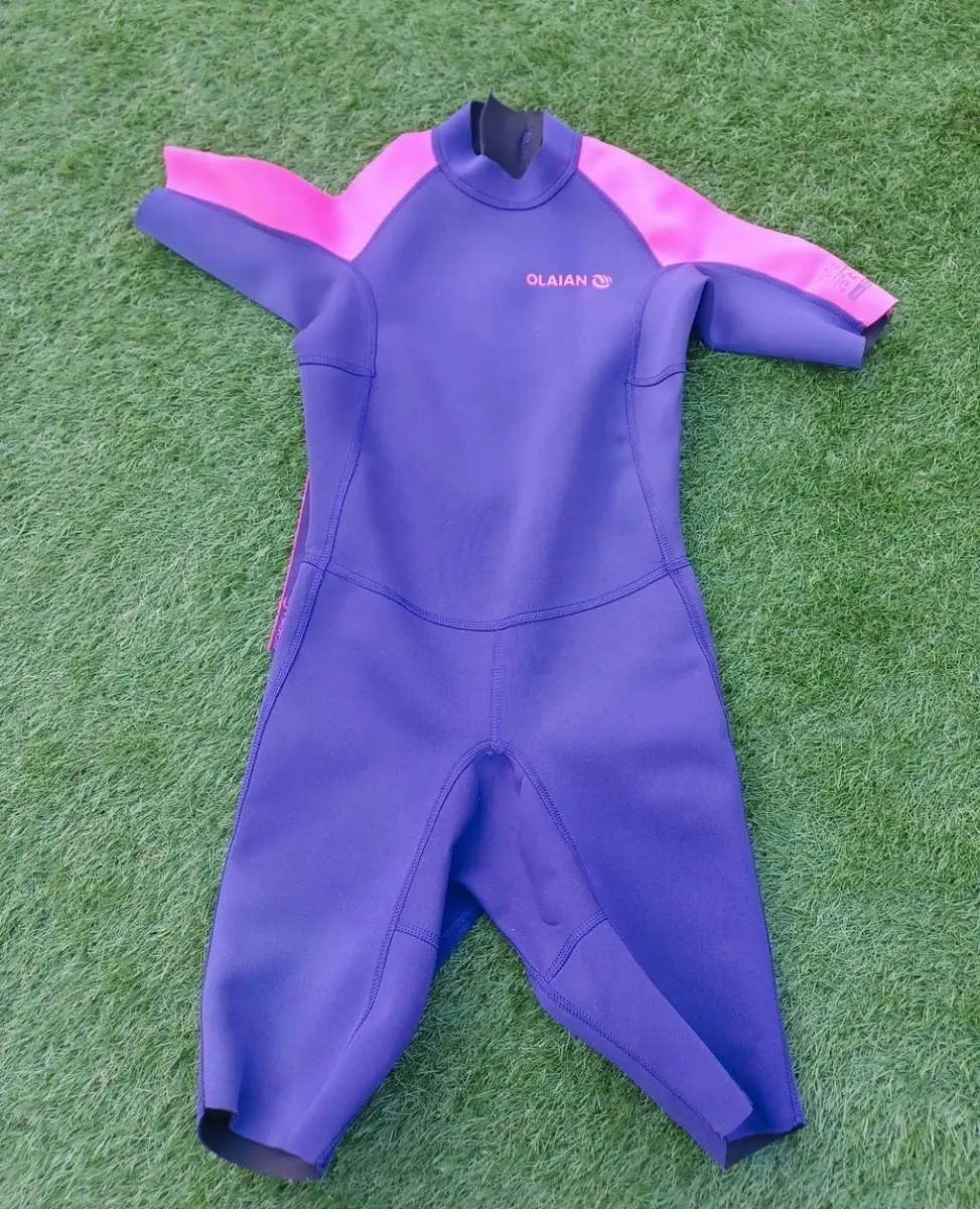 olaiain wetsuit new witjout tags age 12