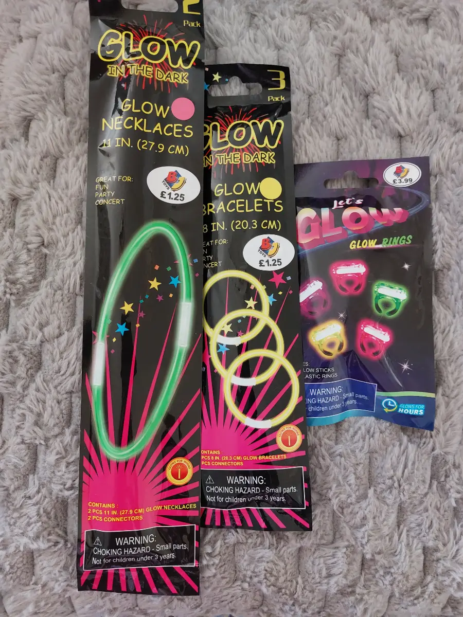 BJ Toys Glow In The Dark 2 Necklace 3 Bracelets 5 Rings Brand New In Packaging