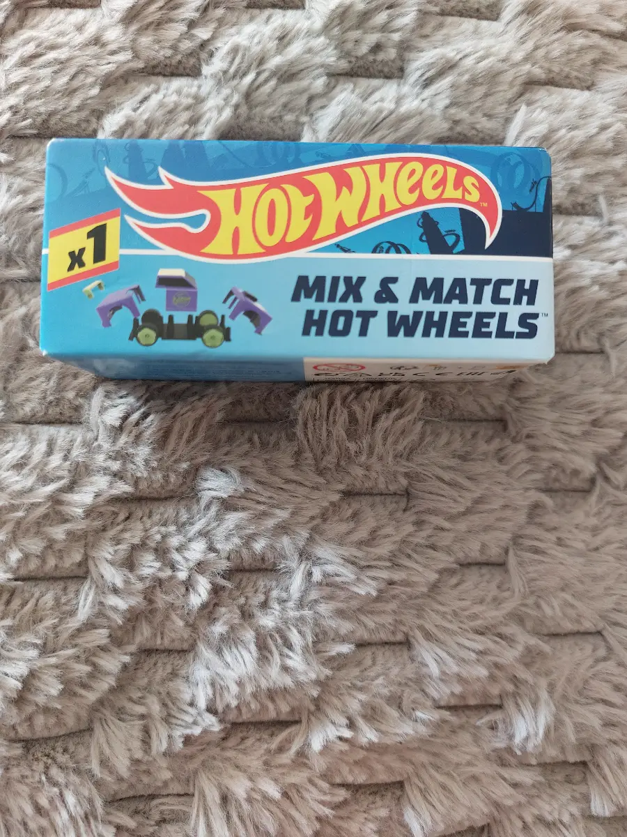 Hotwheels Mix & Match Blind Box 8 to Collect New and Sealed In Box