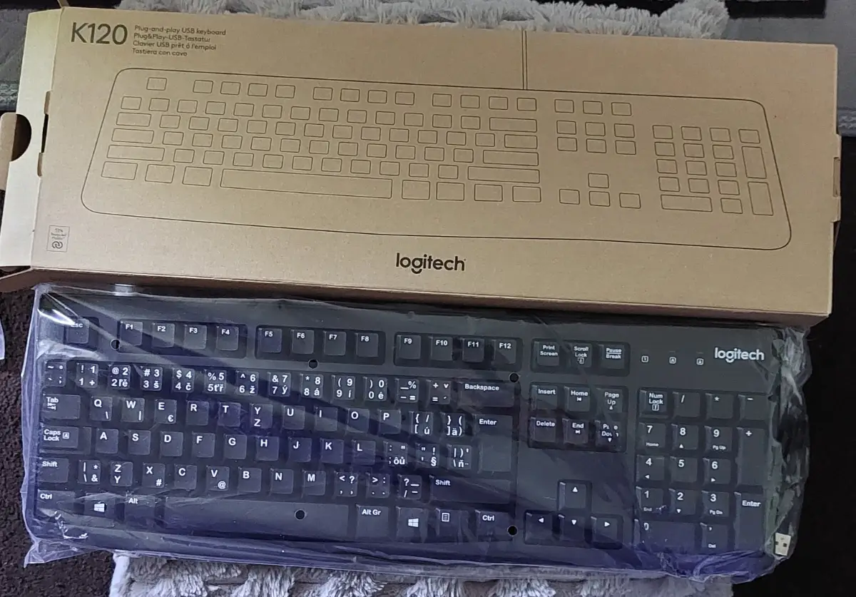 Logitech K120 Black Standard Uk Layout Wired USB New Boxed Fast Dispatched
