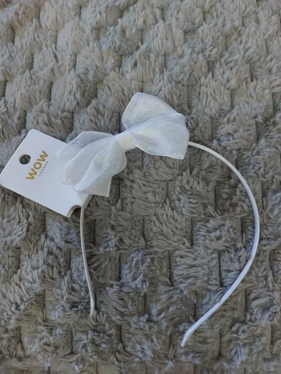 WOW London White hairband with mesh white bow