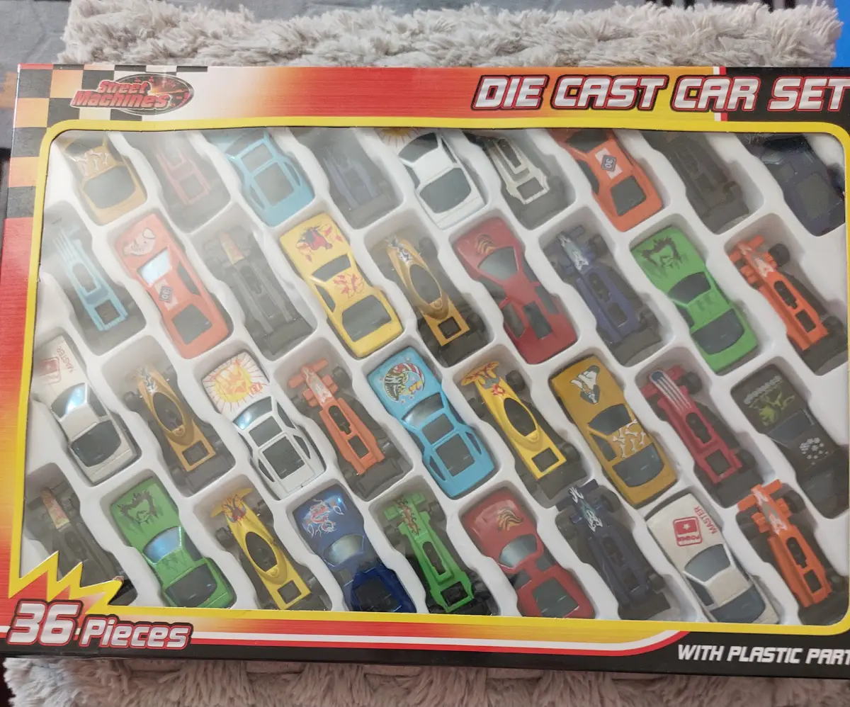Street Machine 36 Die Cast Car Set Brand New In Box Sealed