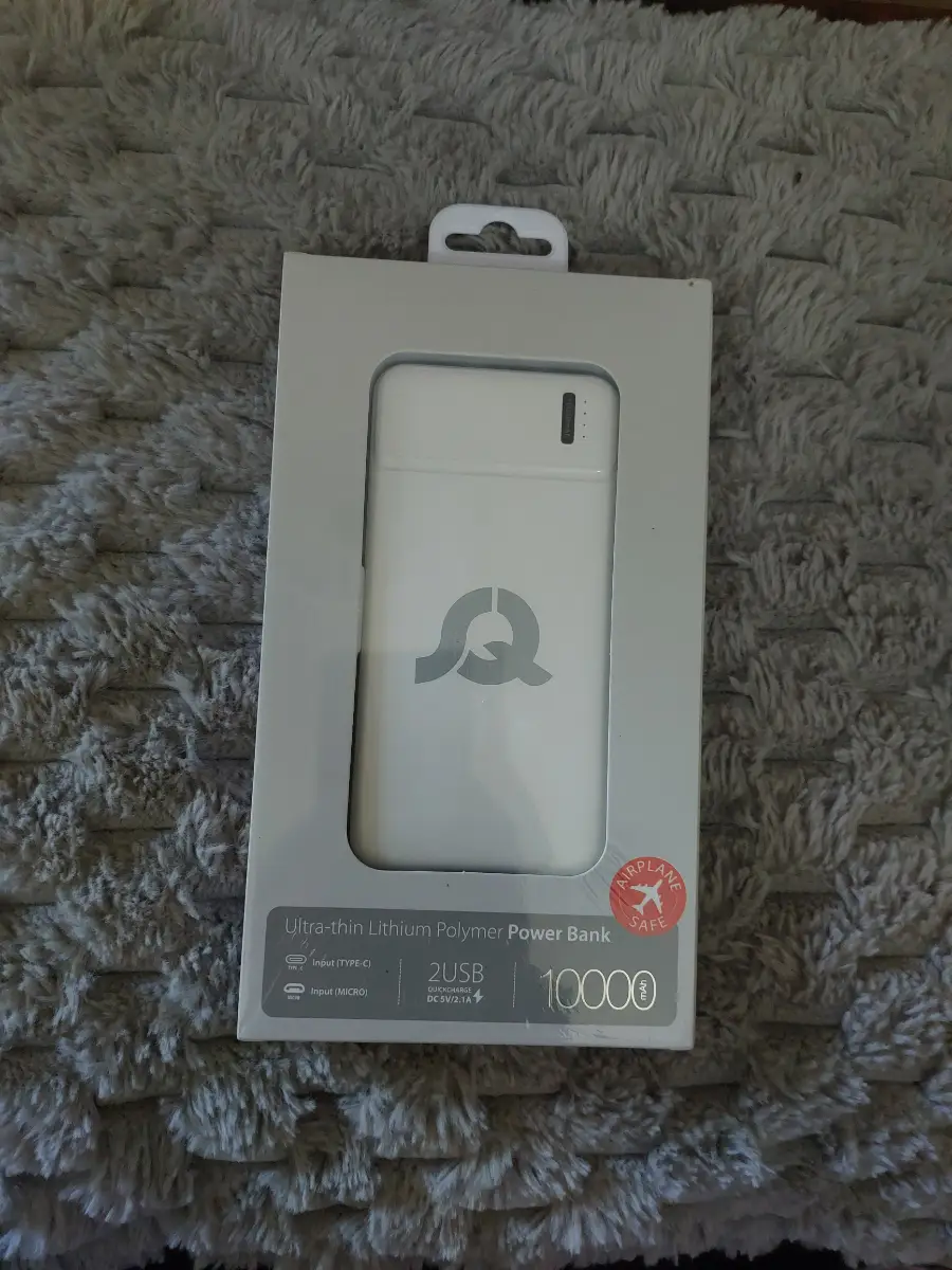 SQ Brand Ultra-thin Lithium Polymer Power Bank 10000mAh Airplane Safe Charger