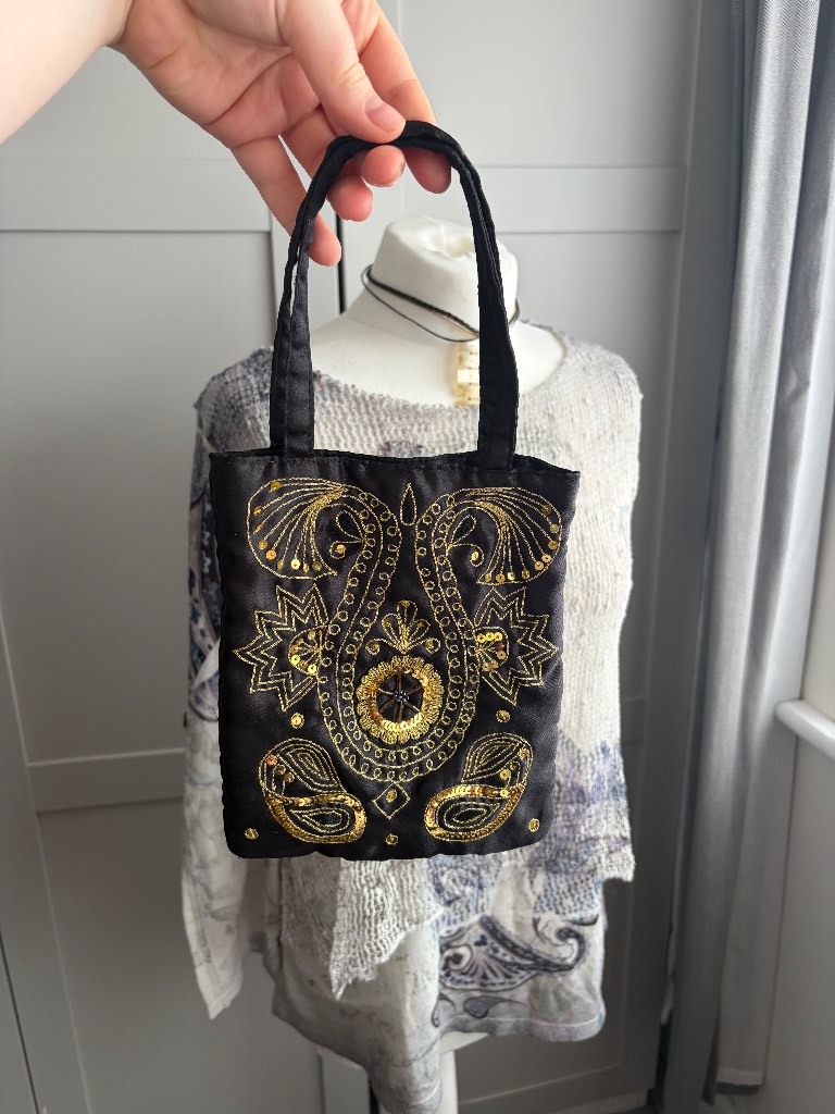 Mini satin embroidered handbag black gold night parties vintage