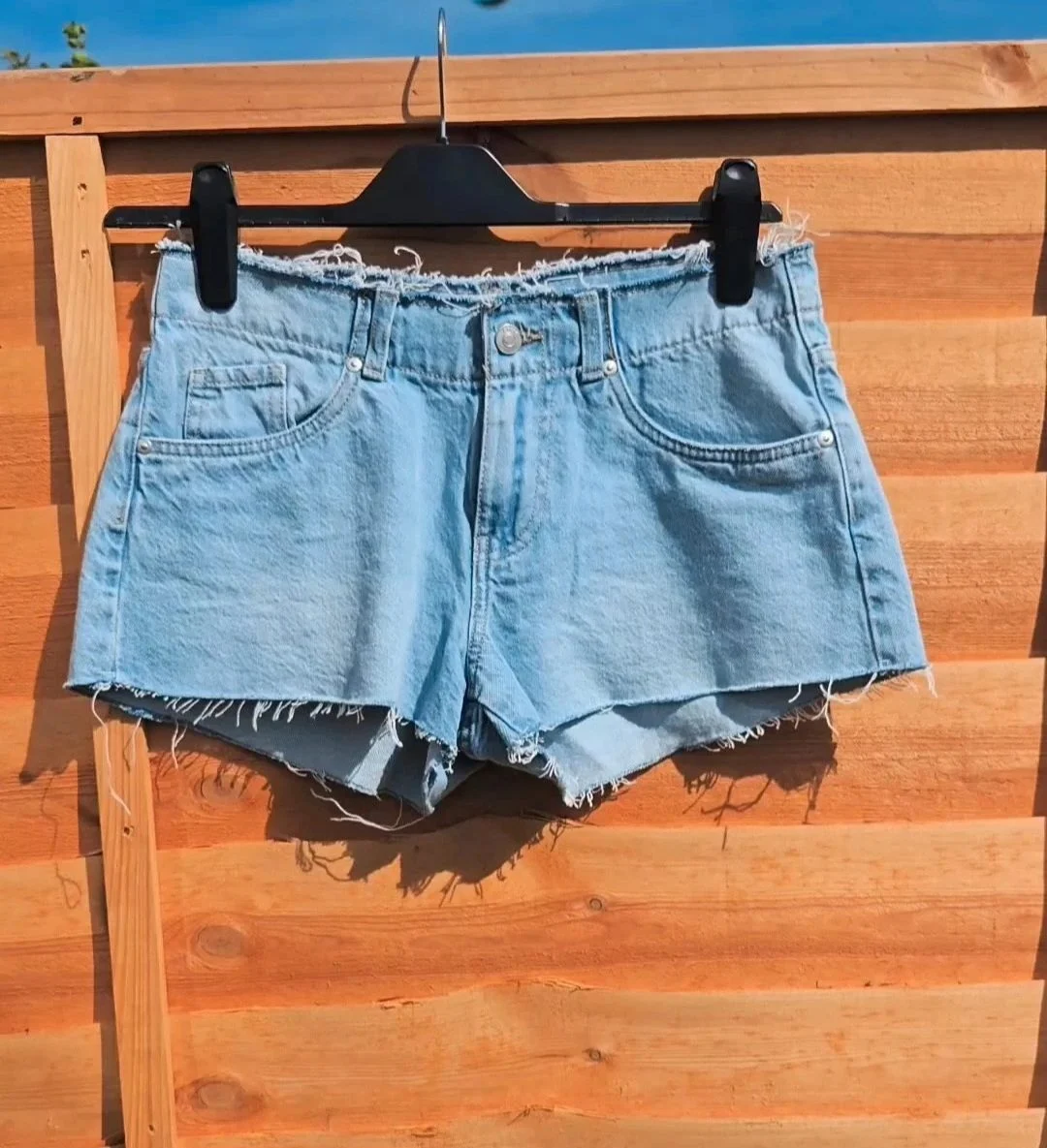 Cropp Light Wash Frayed Denim Shorts – Size S