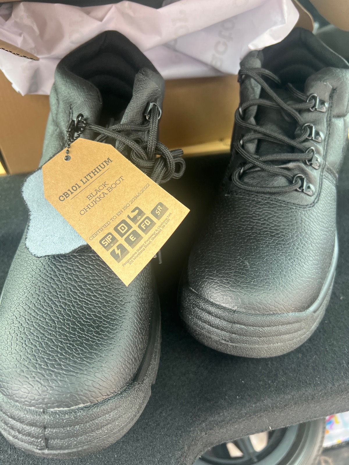 Work boots size 7 lithium chukka boots by contractor leather