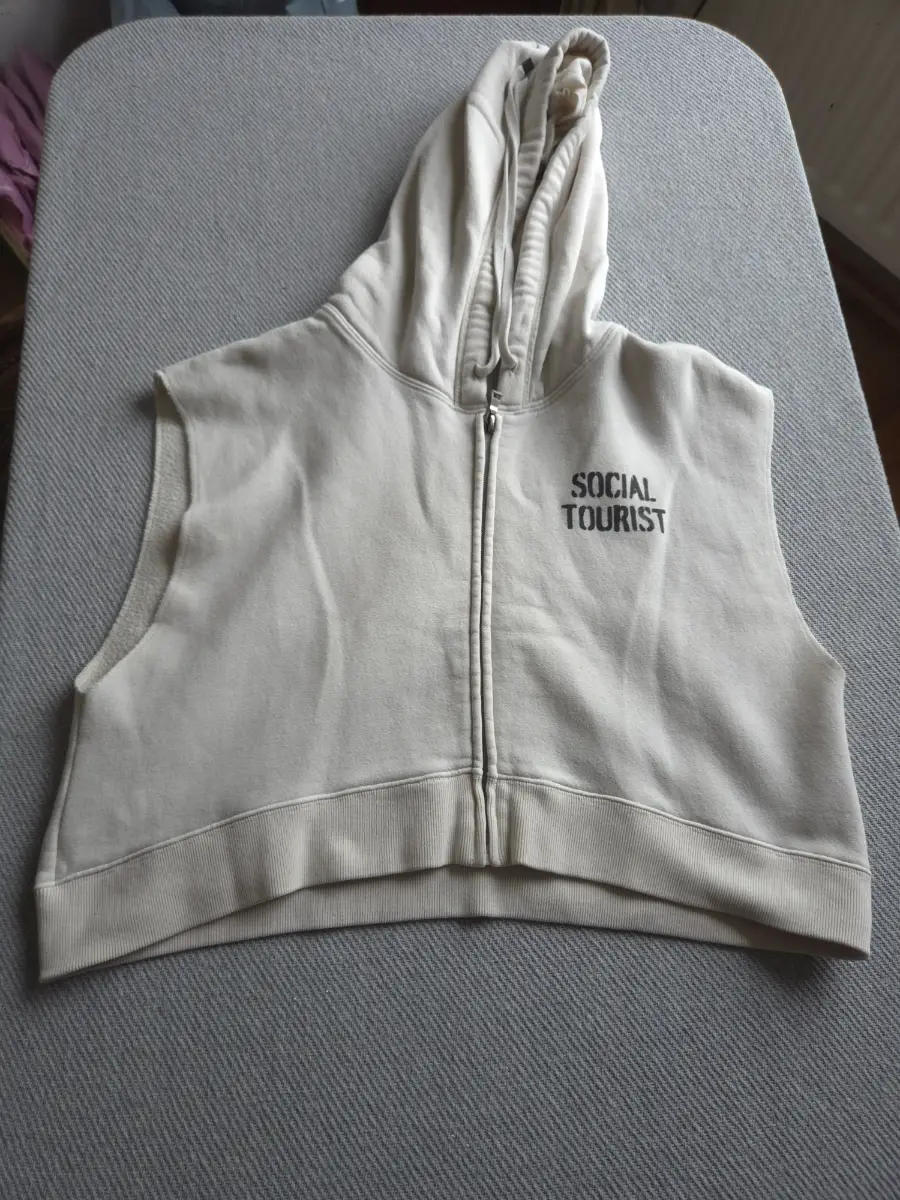 Social Tourist Sleeveless Zip Hoodie | Size L | Cream Cropped Gilet