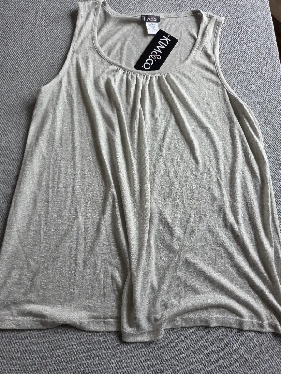 ​Kim & Co Oyster Grey Scoop Neck Top - Brand New With Tags - Size L