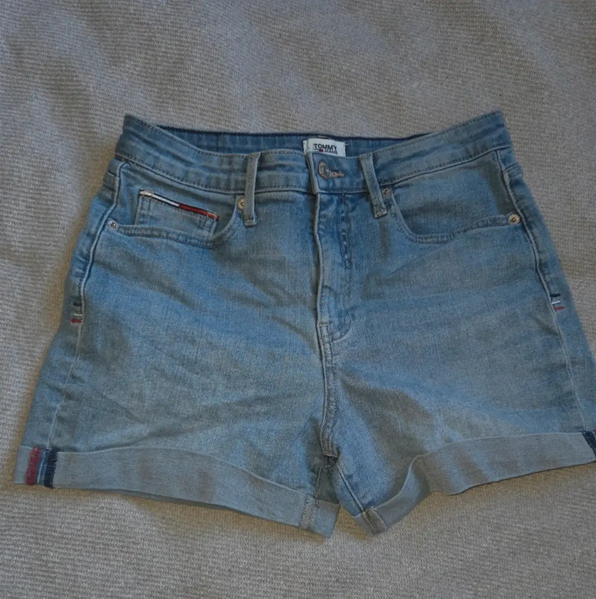 Tommy jeans Denim Shorts | UK 6 / W28 | Light Wash Cuffed