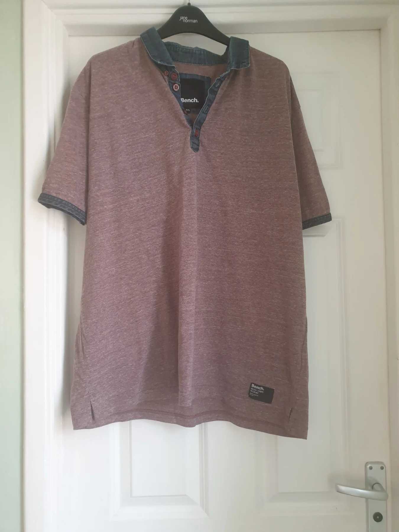 Bench mens top