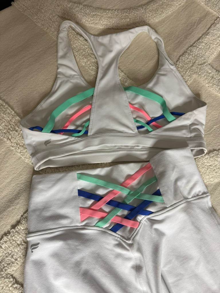 Fabletics PowerHold White Activewear Set – Sports Bra + Leggings