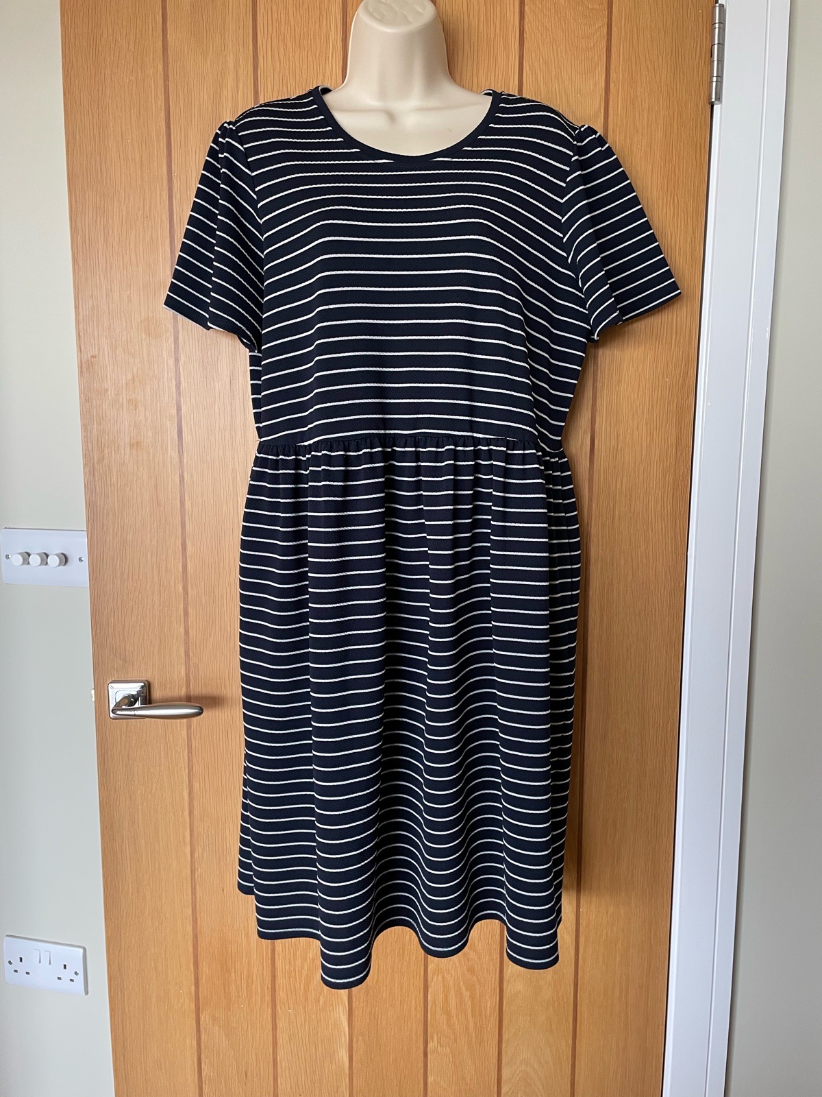 Perfect Navy Blue And White Stripe Summer Dress From Roman Size 16 Petite