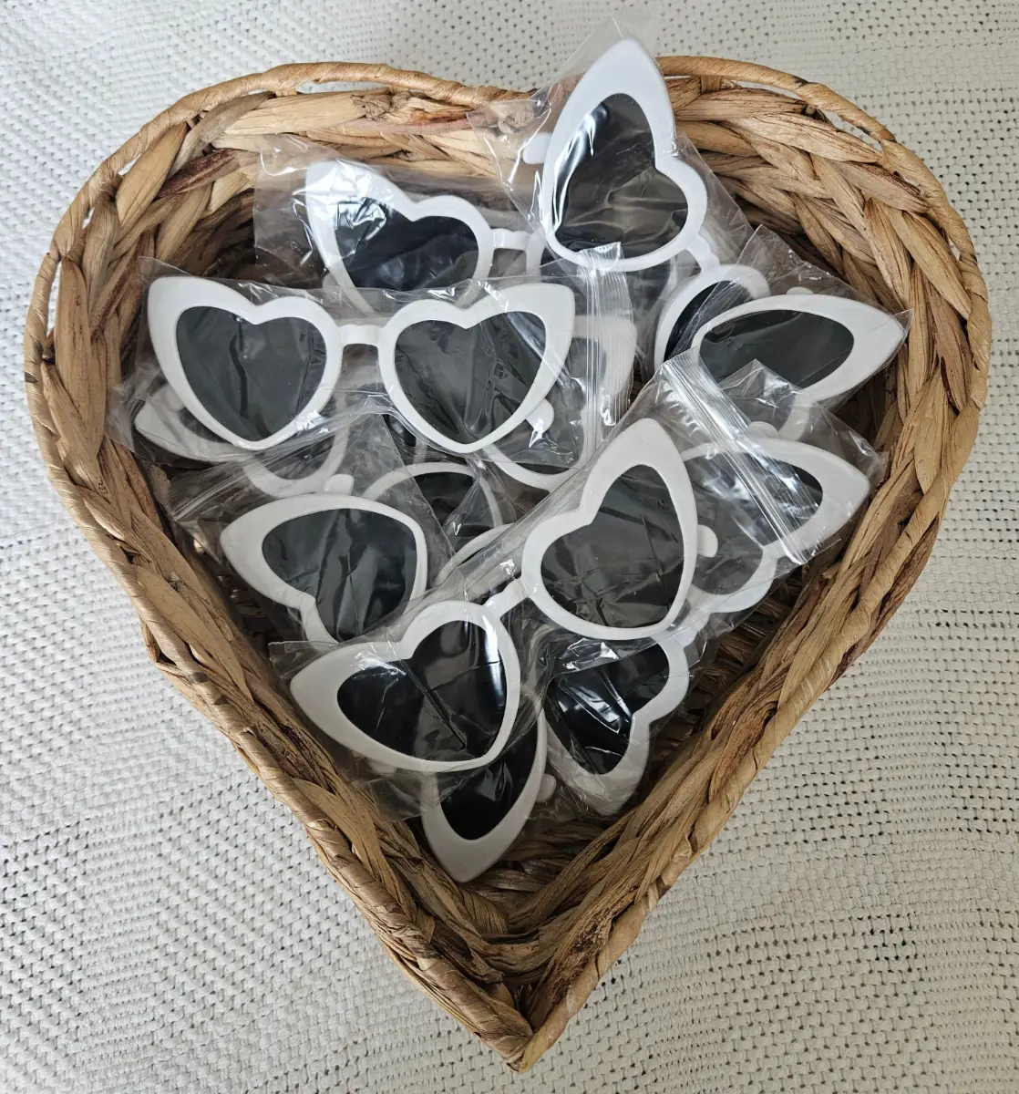 10 x White Heart Sunglasses 🤍😎