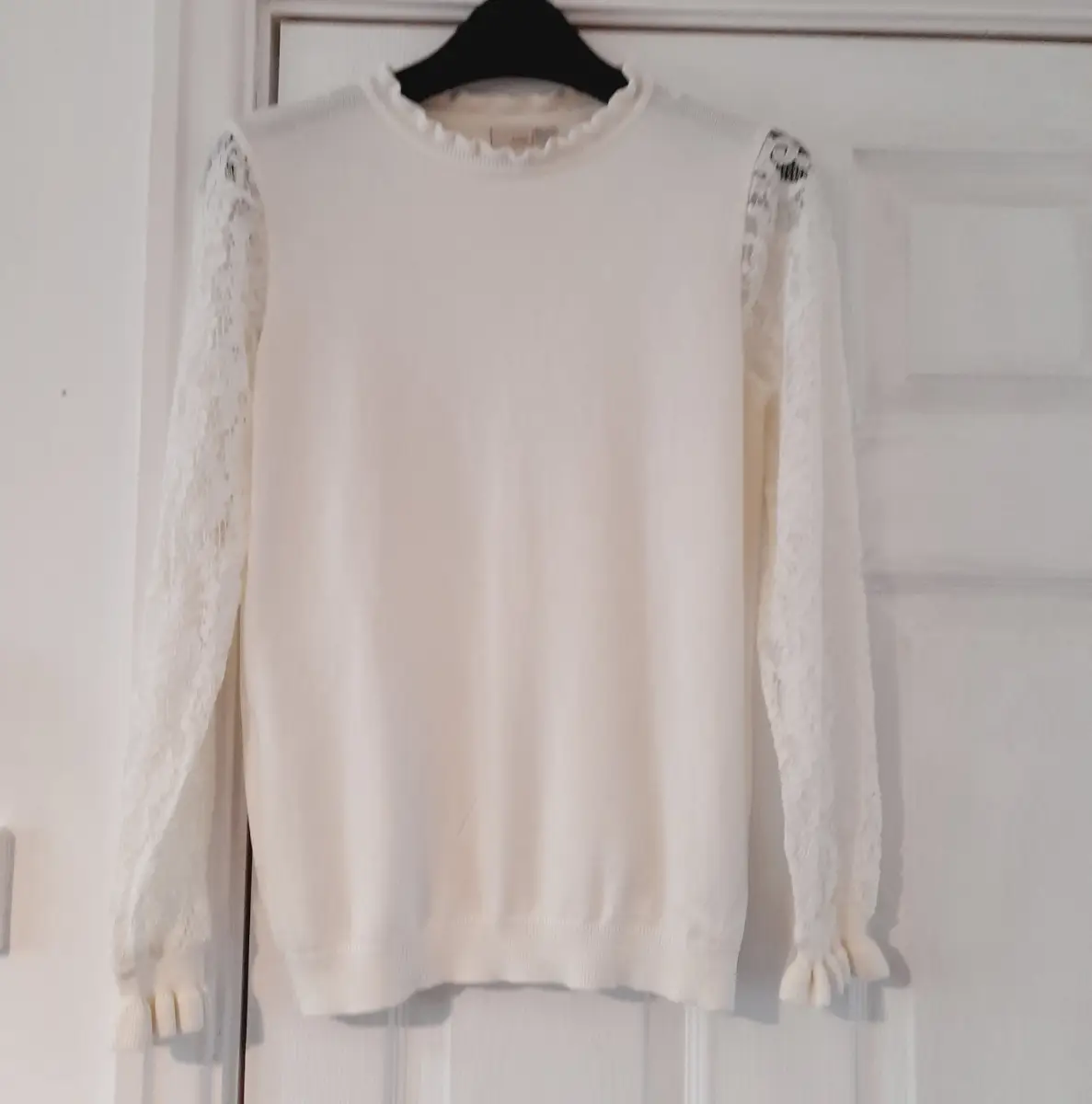 B.P.C. Boutique White Lace Sleeved Top, Fluted Neckline & Cuffs, Size UK Small VGC