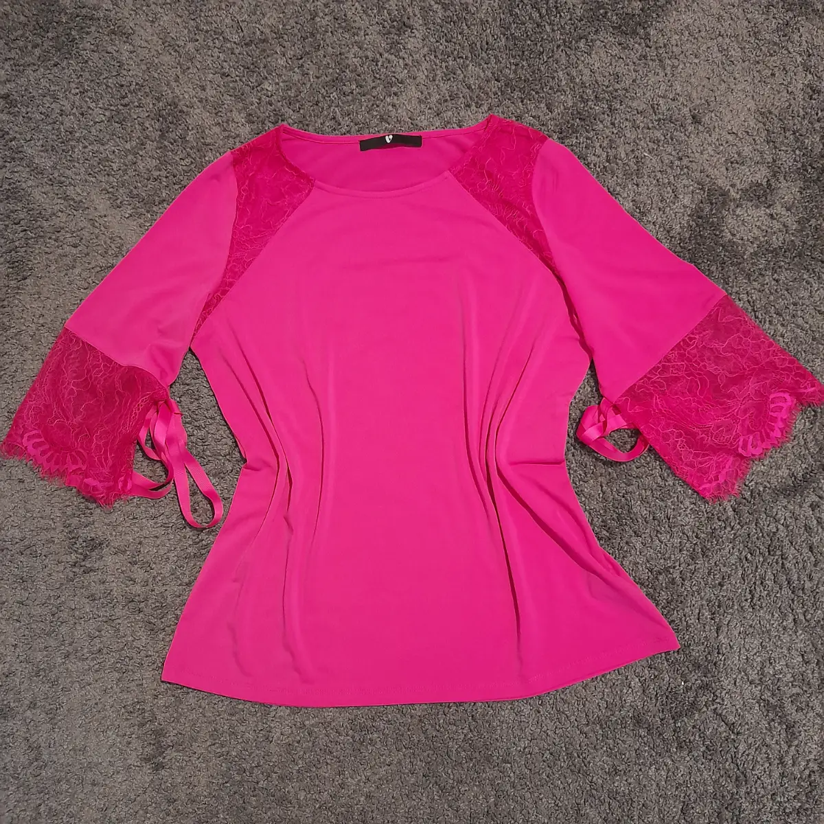 V by Very pretty cerise pink top, sleeves with lace and tie detail, Size UK 12, length 25" VGC