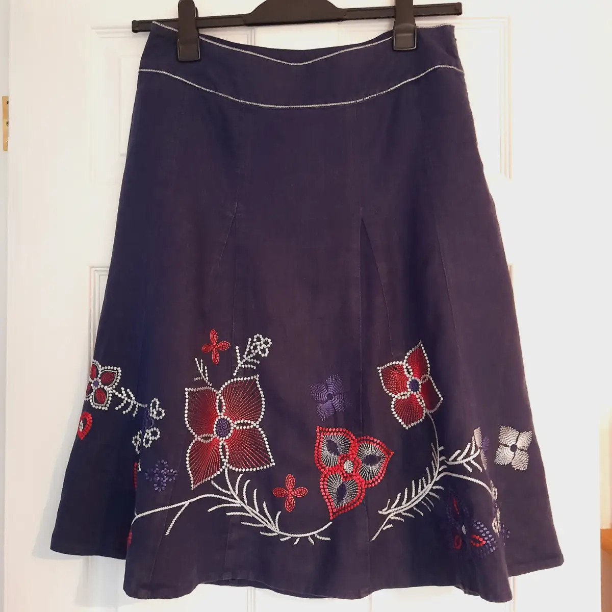 Debenhams Maine lovely blue 100% linen embroidered skirt, A-line, lined, Size UK 12, length 26" VGC