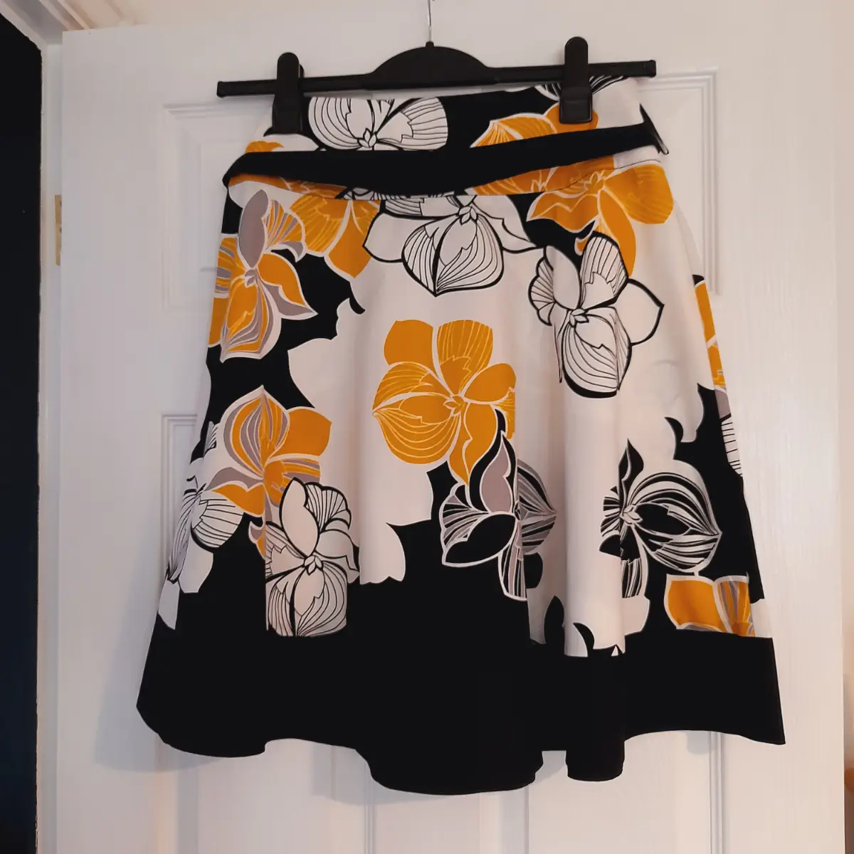 New Look mustard yellow black white cotton skirt, A-line, tie-belt, new, Size UK 10, length 23"