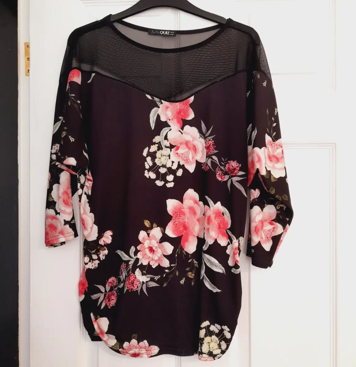 Quiz Black and Pink Floral Batwing Top, 3-quarter Sleeves, Size UK 12 Length 28" VGC