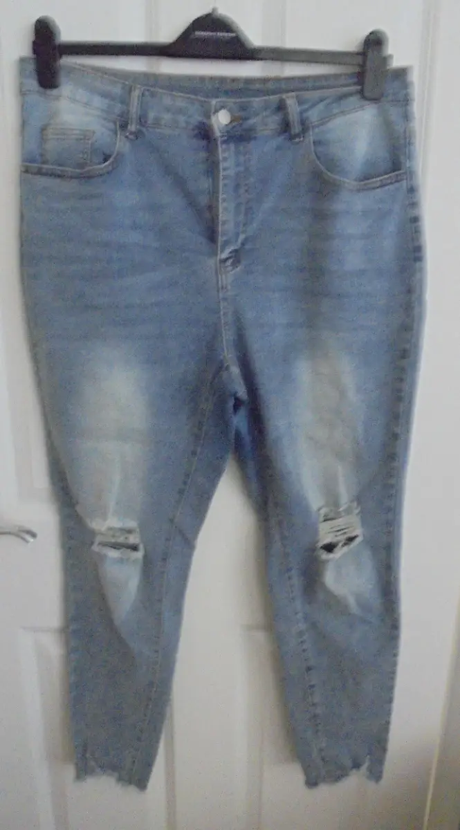 Denim Distressed Jeans Size 1XL (18)
