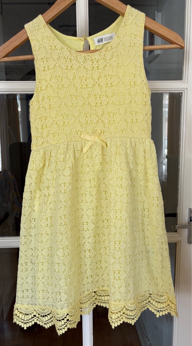 H&M Girls Yellow Lace Party Dress Size 8-10 Years (134/140) Sleeveless Floral Occasion