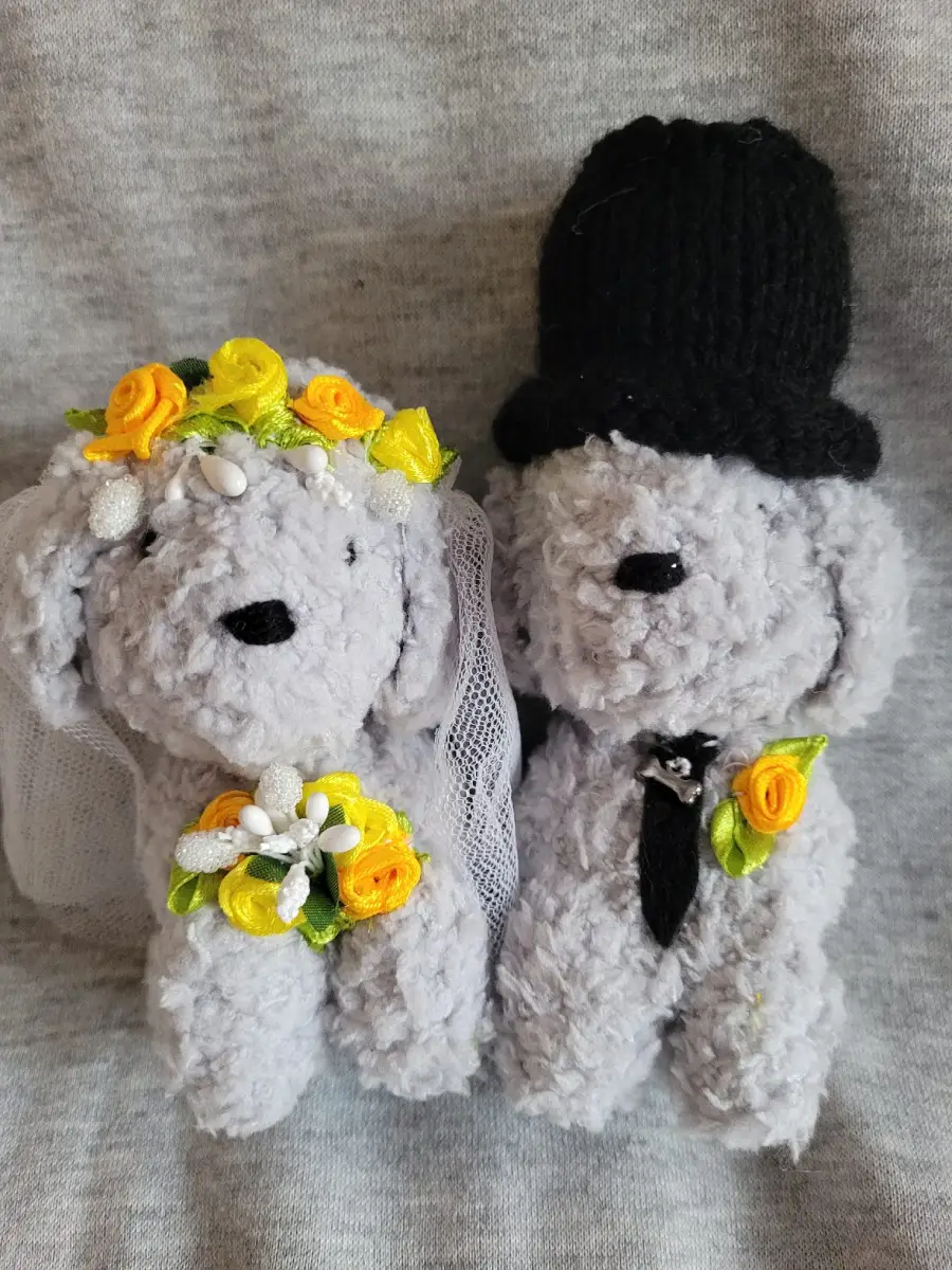 Handknitted Bride and Groom Dogs