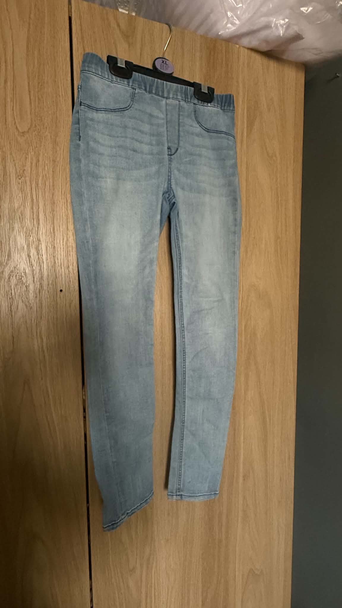 Comfy Light Wash Stretch Denim Jeggings