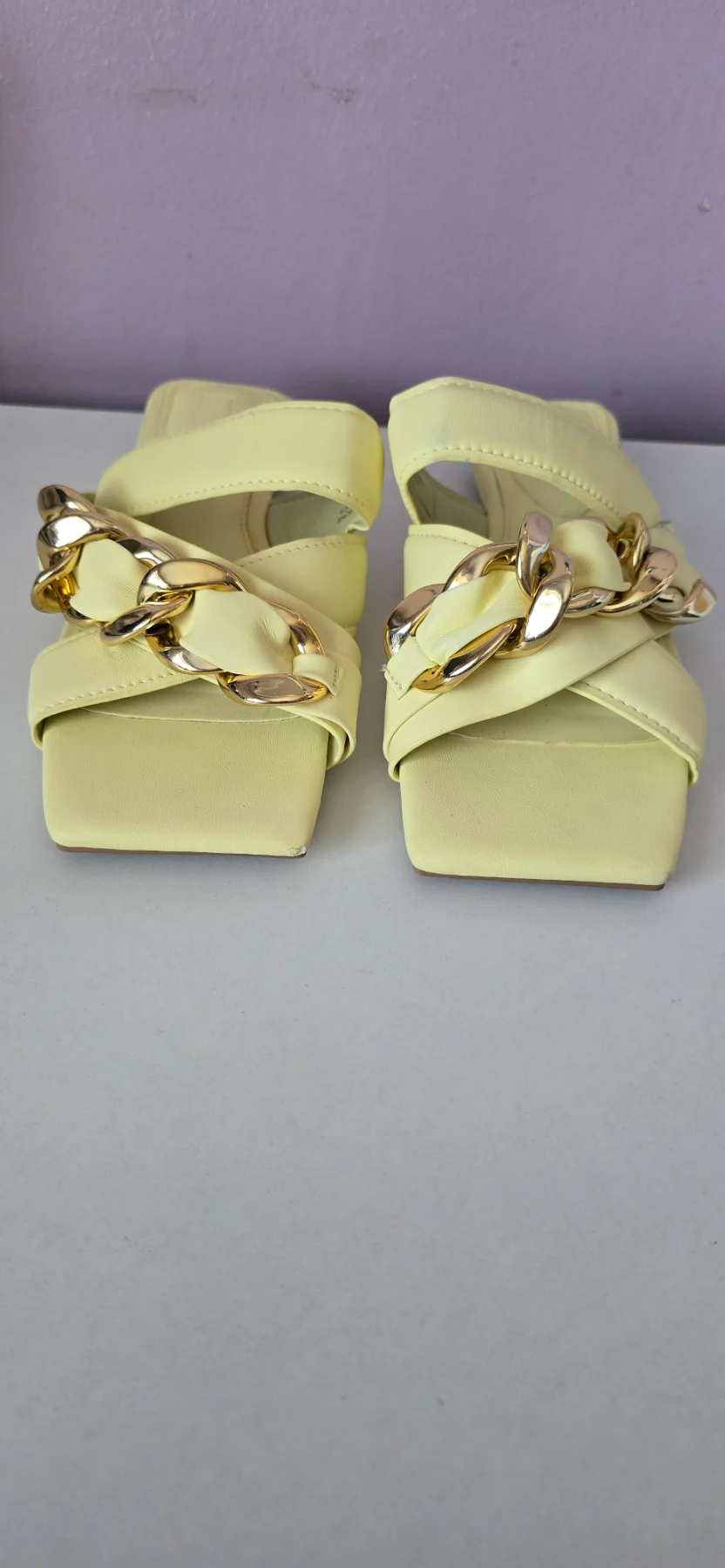 River Island Pastel Yellow Gold Chain Slide Sandals – Size UK 4