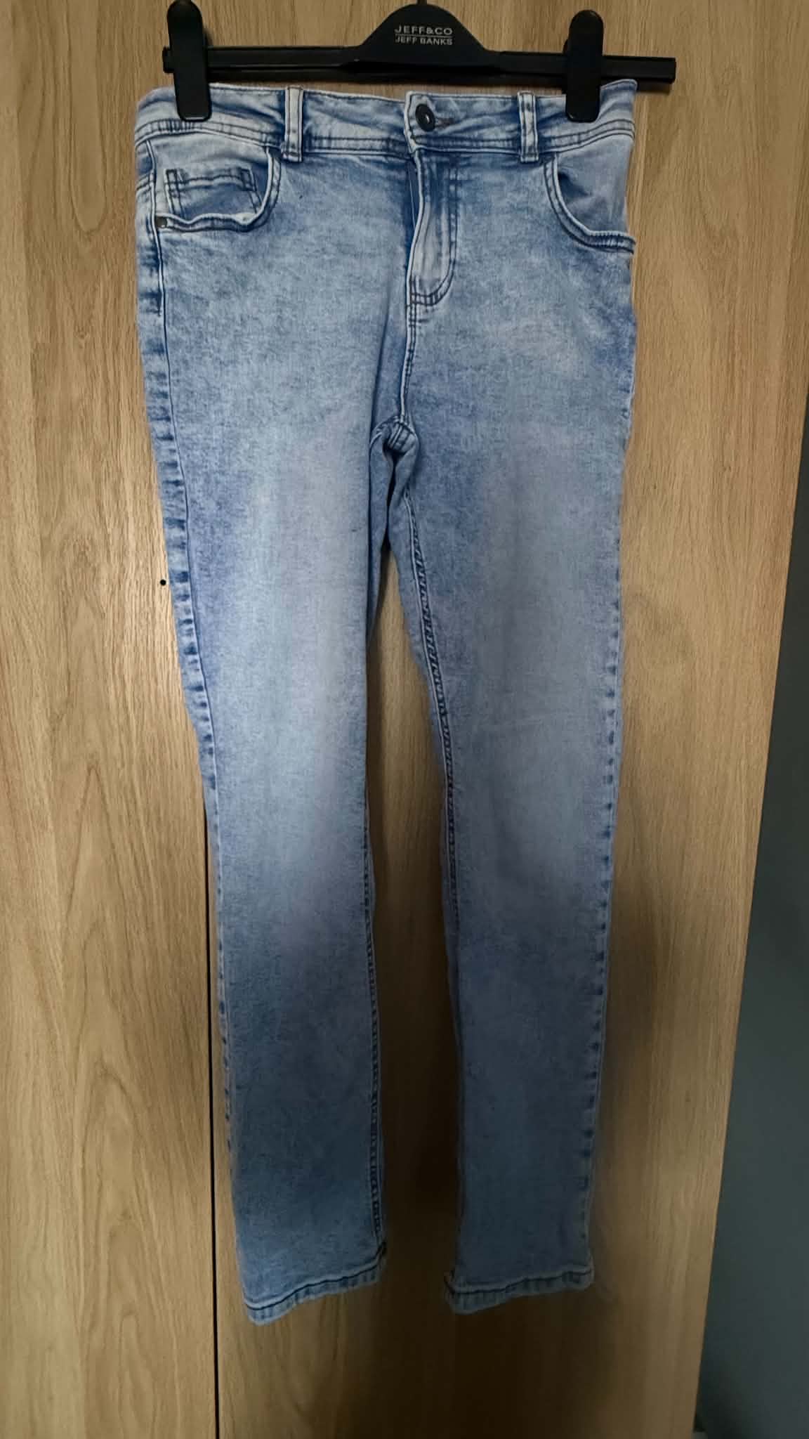 Trendy Light Acid Wash Skinny Jeans