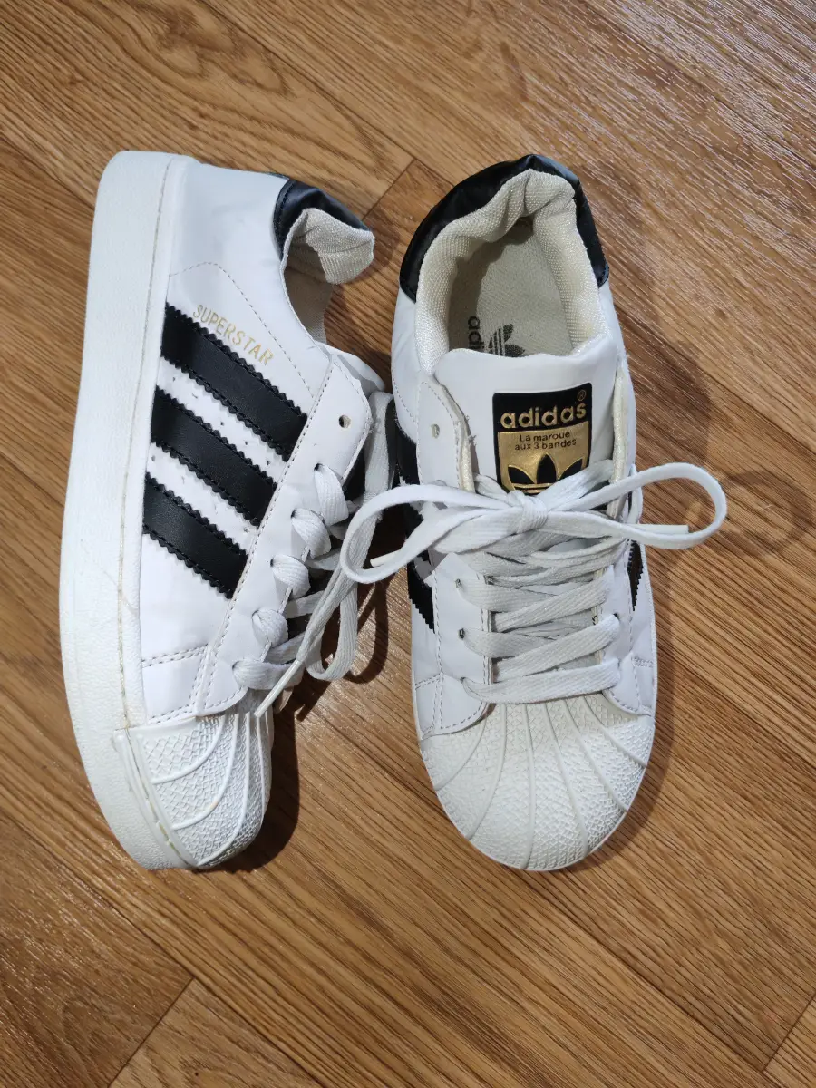 Adidas Originals Superstar Trainers White Black Gold Size UK 4.5
