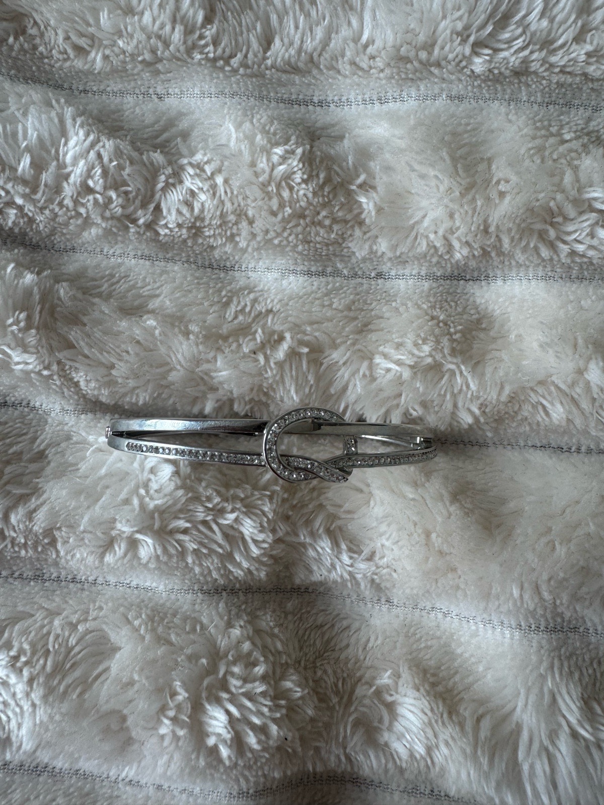 Vintage-Style Silver-Tone Rhinestone Buckle Bracelet