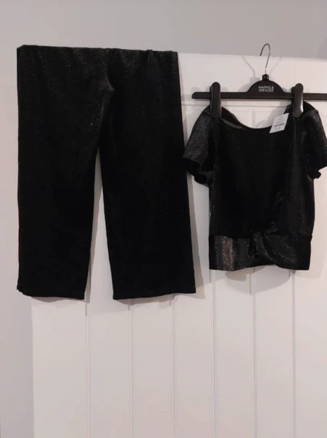 F&F girls size 8-9 years 2 piece set. Brand new with tag