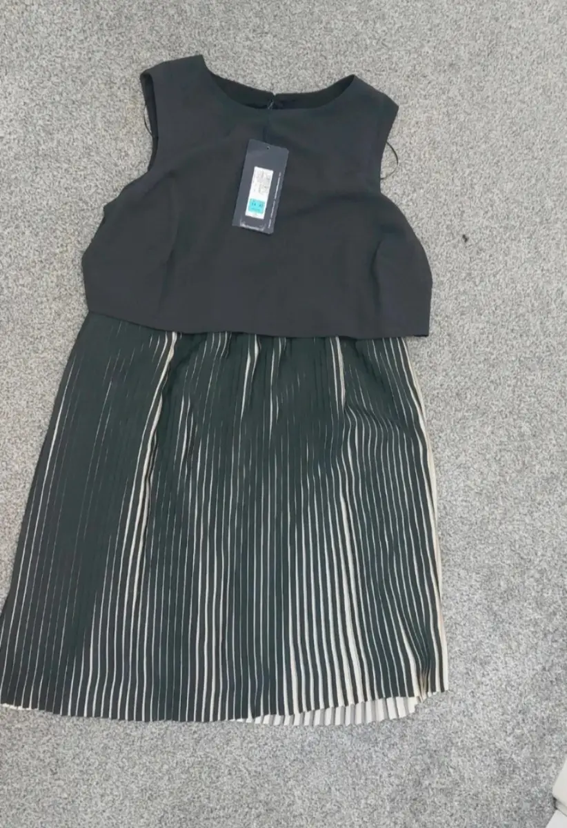 M&S women's size 14 petite summer dress. Brand new with tag