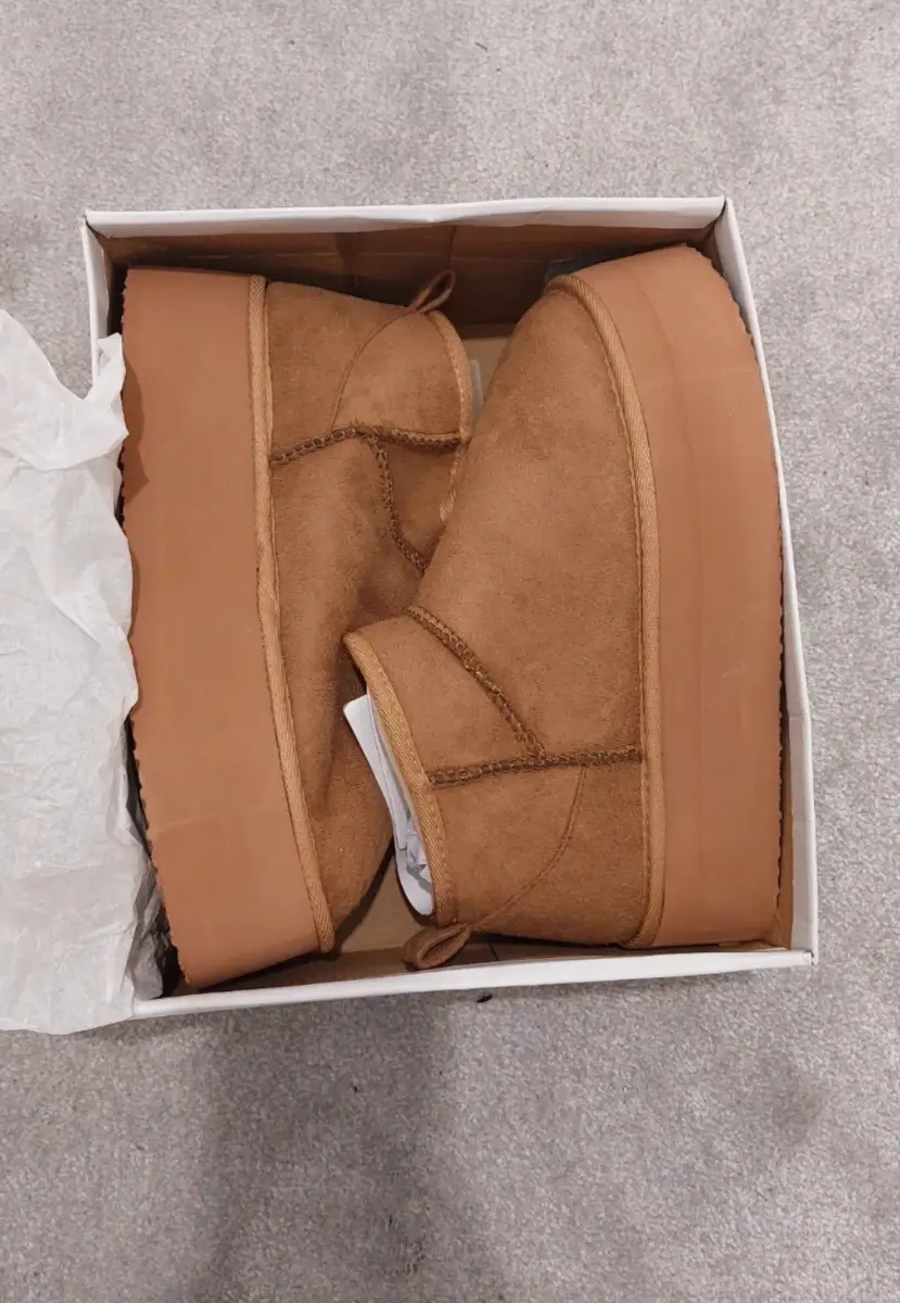 Women size 8 brown colour ankle boot. Brand new with tag