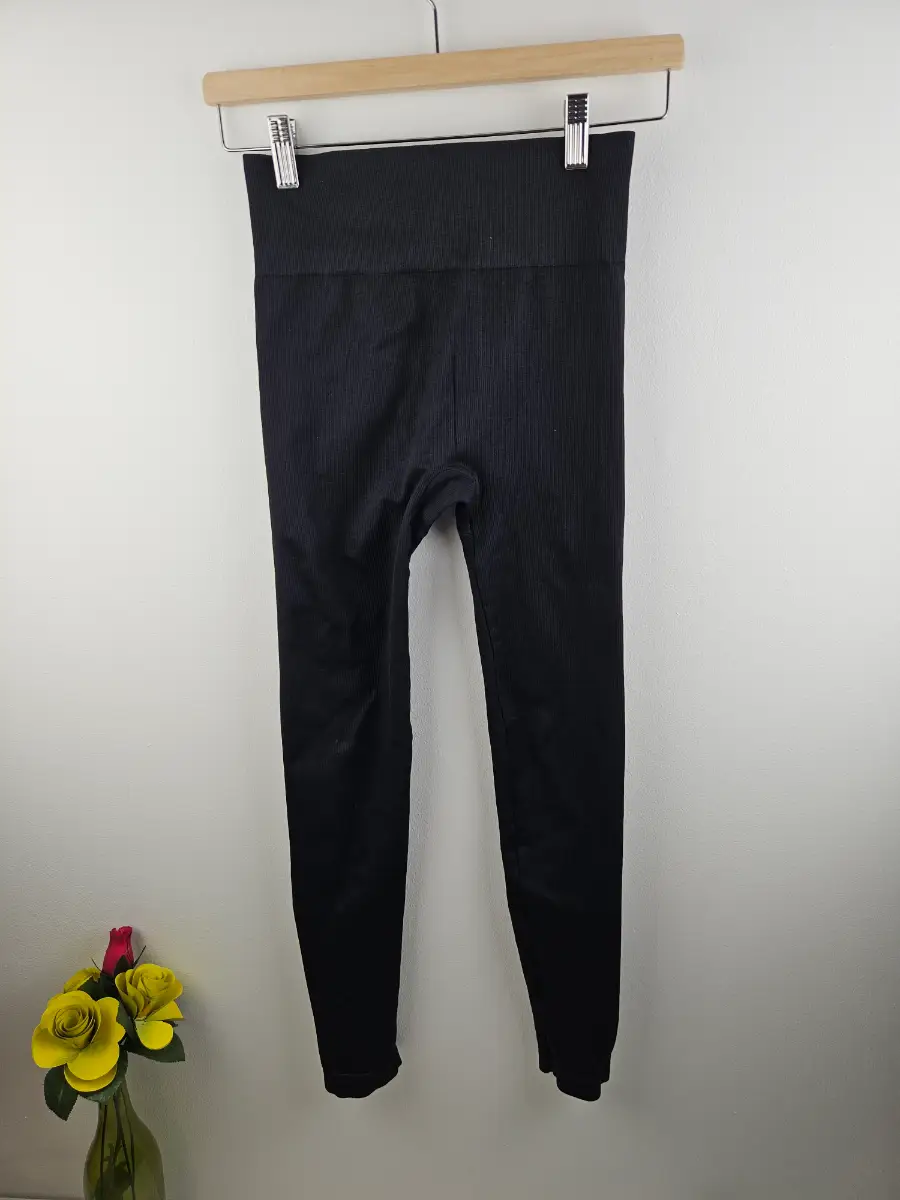 Black Boohoo Ribbed  High Waisted Leggings Size Small